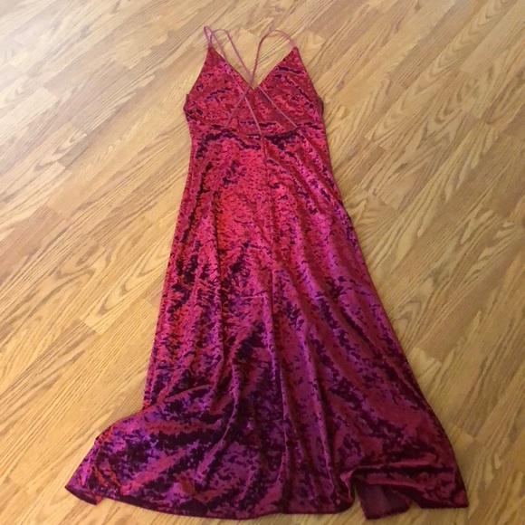 Maroon wine colored velvet dress - Picture 3 of 3